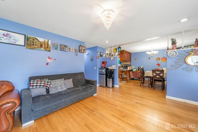 278 North Drive, North Plainfield, NJ 07060