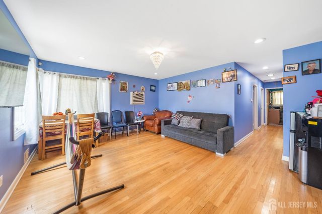 278 North Drive, North Plainfield, NJ 07060