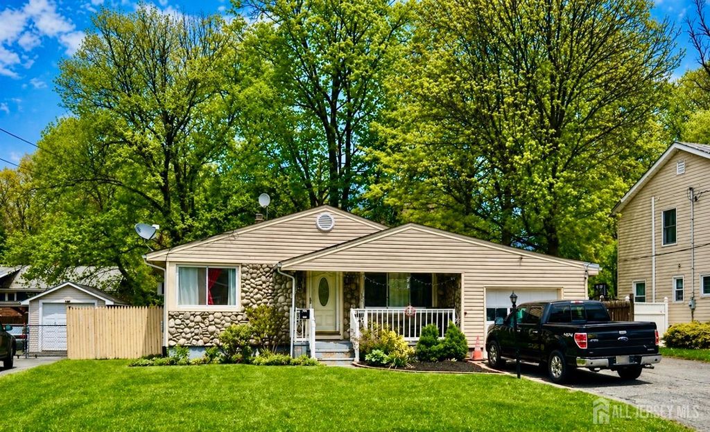 278 North Drive, North Plainfield, NJ 07060