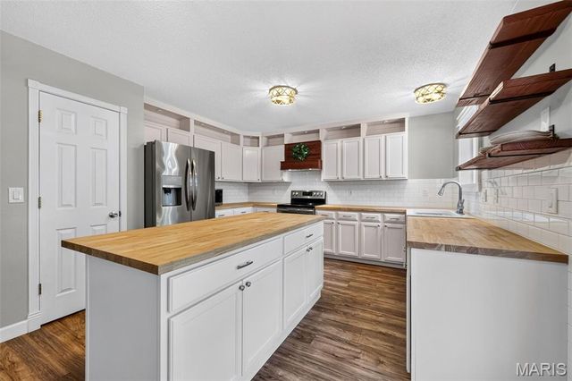 1677 Stardust Drive, Arnold, MO 63010