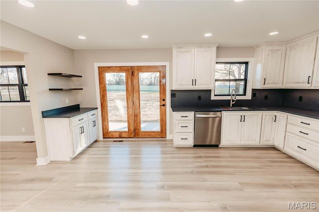 30963 N 63 Highway, Vienna, MO 65582