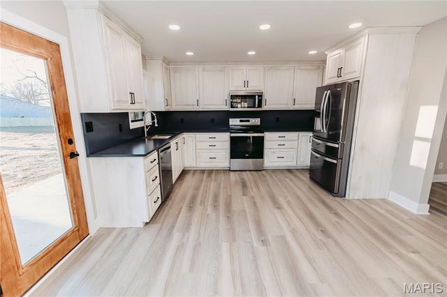 30963 N 63 Highway, Vienna, MO 65582