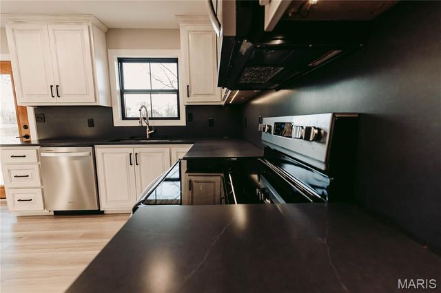 30963 N 63 Highway, Vienna, MO 65582