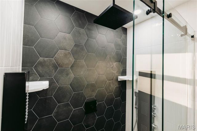 30963 N 63 Highway, Vienna, MO 65582