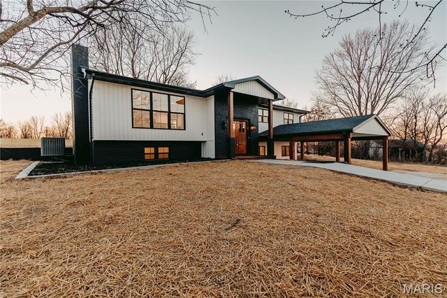 30963 N 63 Highway, Vienna, MO 65582