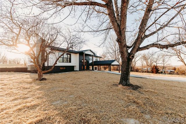 30963 N 63 Highway, Vienna, MO 65582