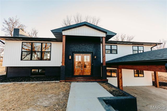 30963 N 63 Highway, Vienna, MO 65582