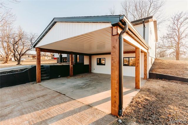 30963 N 63 Highway, Vienna, MO 65582