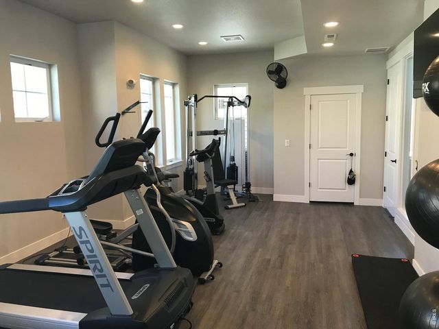 4672 Hahns Peak Dr 204, Loveland, CO 80538