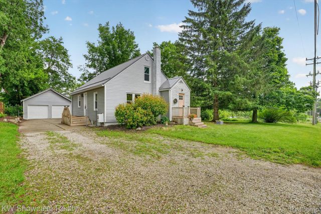 407 Broadway, Springfield Charter Township, MI 48350