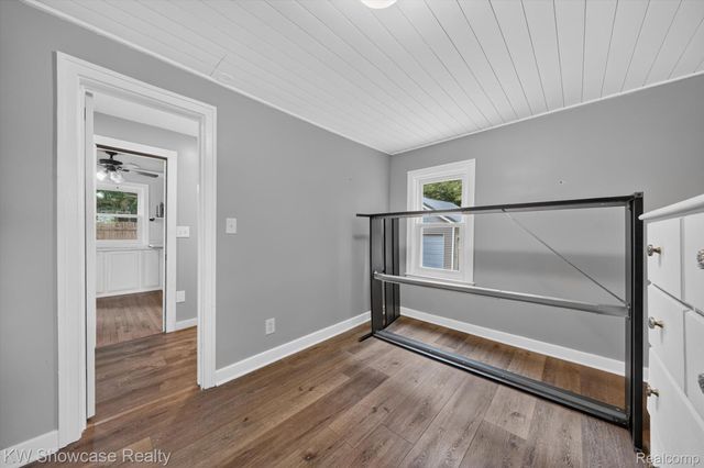 407 Broadway, Springfield Charter Township, MI 48350