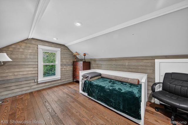 407 Broadway, Springfield Charter Township, MI 48350