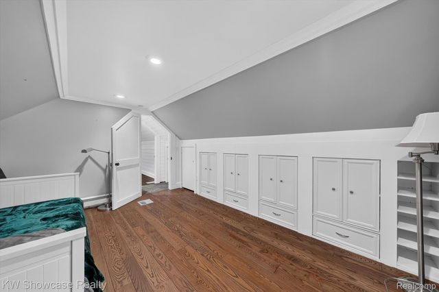 407 Broadway, Springfield Charter Township, MI 48350