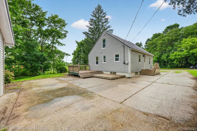 407 Broadway, Springfield Charter Township, MI 48350