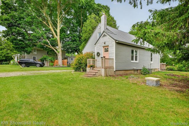 407 Broadway, Springfield Charter Township, MI 48350