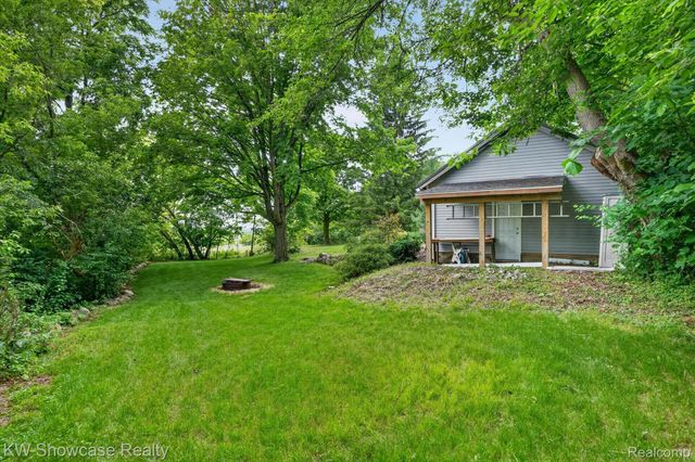 407 Broadway, Springfield Charter Township, MI 48350