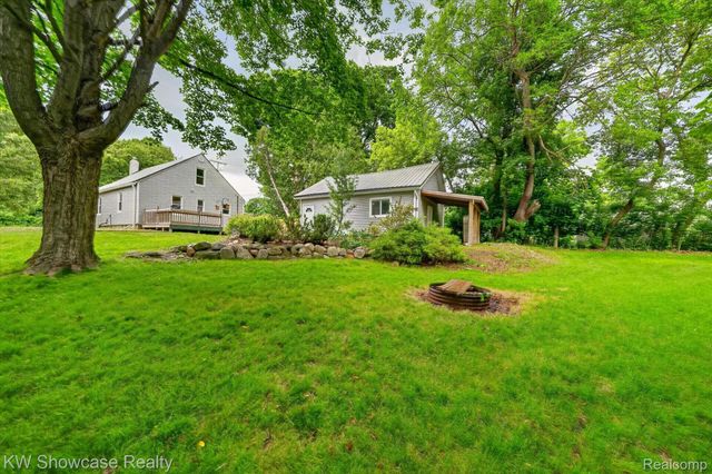 407 Broadway, Springfield Charter Township, MI 48350