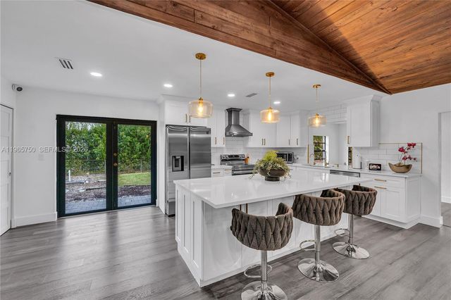 14840 SW 21st St, Davie, FL 33326