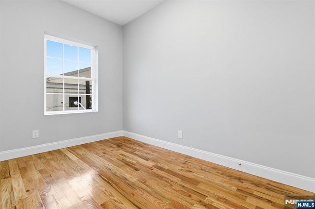 510 S 15th, Newark, NJ 07103
