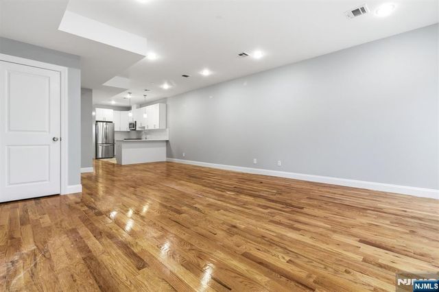 510 S 15th, Newark, NJ 07103