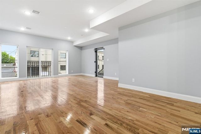 510 S 15th, Newark, NJ 07103