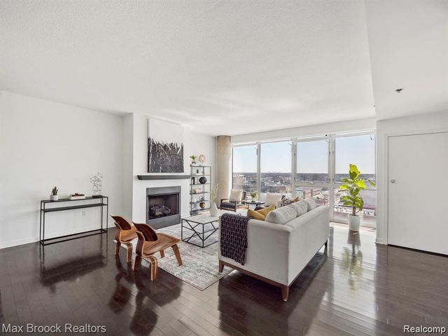 432 S Washington Avenue 905, Royal Oak, MI 48067