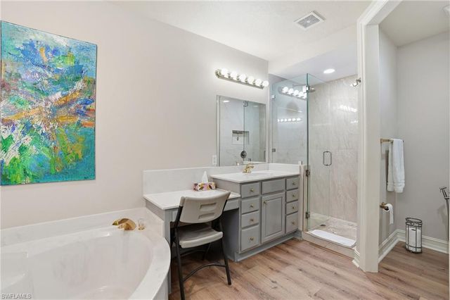 4964 Westchester CT 4102, Naples, FL 34105