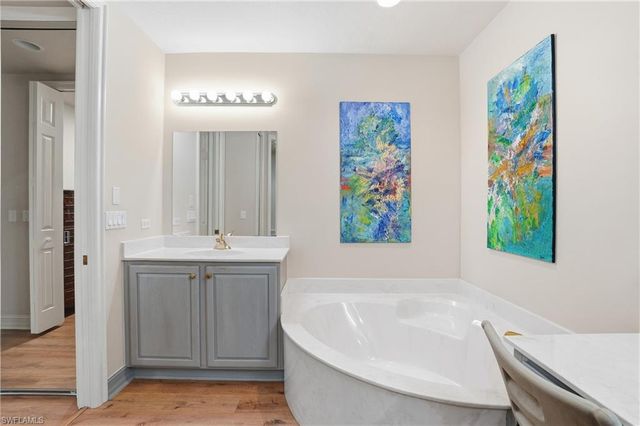 4964 Westchester CT 4102, Naples, FL 34105