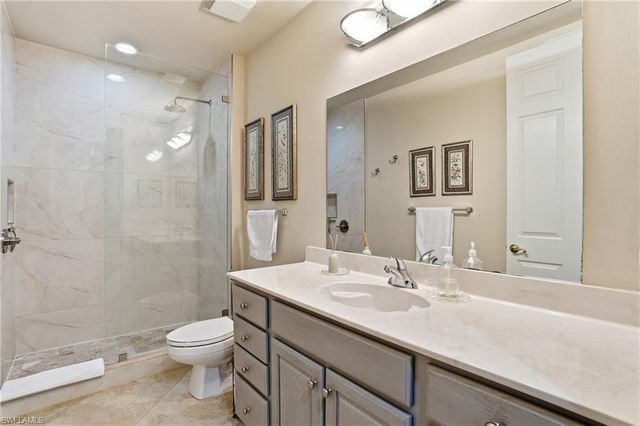 4964 Westchester CT 4102, Naples, FL 34105