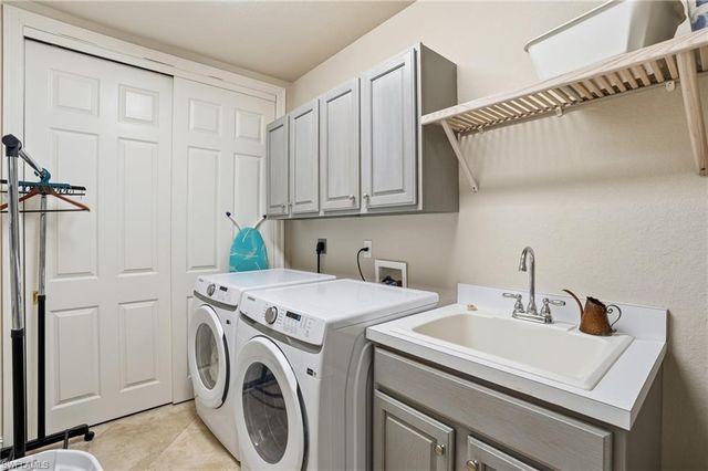 4964 Westchester CT 4102, Naples, FL 34105