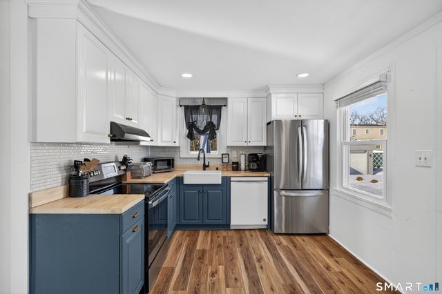 122 Shawmut Avenue, North Haven, CT 06473