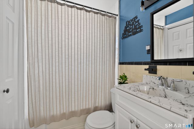 122 Shawmut Avenue, North Haven, CT 06473