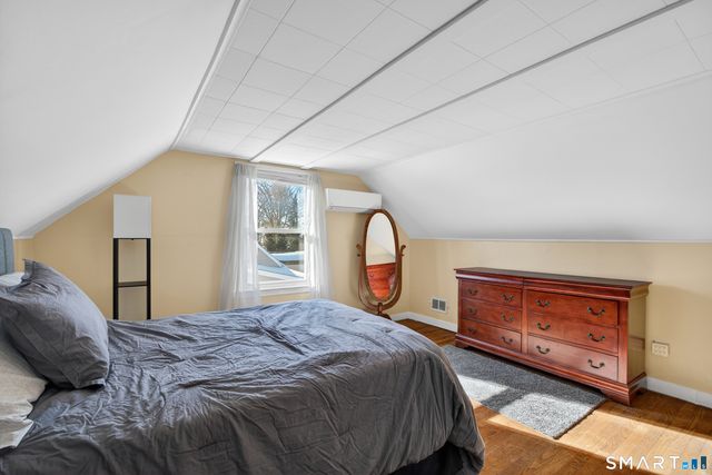 122 Shawmut Avenue, North Haven, CT 06473