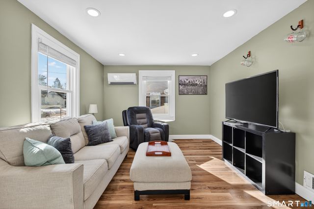 122 Shawmut Avenue, North Haven, CT 06473