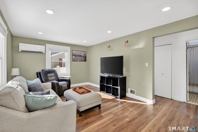 122 Shawmut Avenue, North Haven, CT 06473