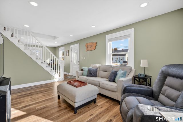 122 Shawmut Avenue, North Haven, CT 06473