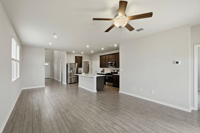 112 Prairie Song LN, Liberty Hill, TX 78642