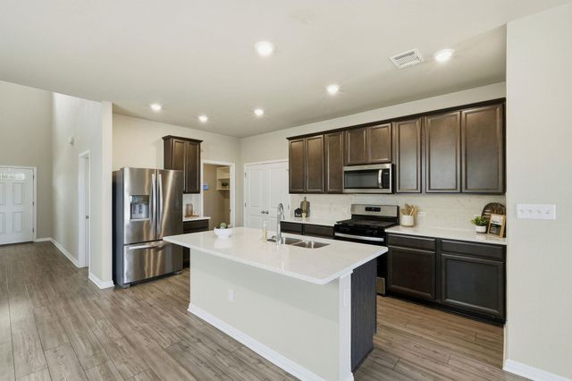 112 Prairie Song LN, Liberty Hill, TX 78642