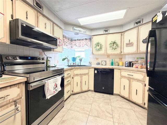 5050 DAMSEN CIRCLE, New Port Richey, FL 34653