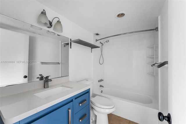 9001 SW 77th Ave C202, Miami, FL 33156