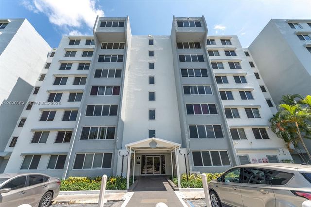 9001 SW 77th Ave C202, Miami, FL 33156