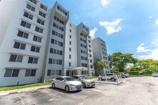 9001 SW 77th Ave C202, Miami, FL 33156