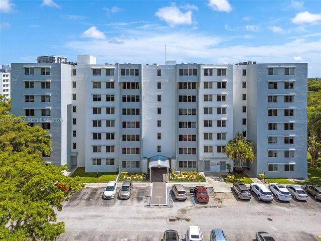 9001 SW 77th Ave C202, Miami, FL 33156