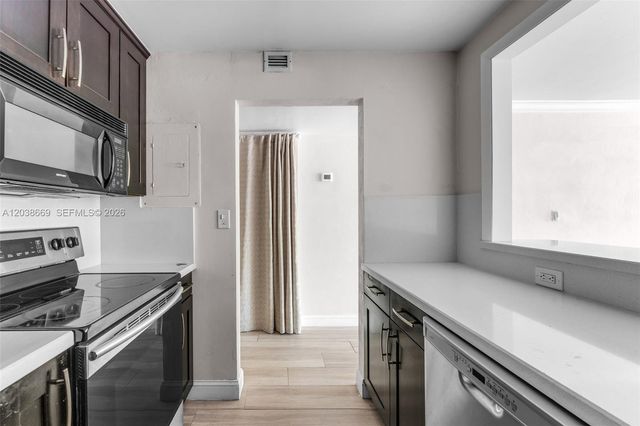 9001 SW 77th Ave C202, Miami, FL 33156