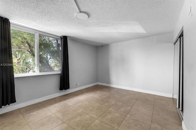 9001 SW 77th Ave C202, Miami, FL 33156