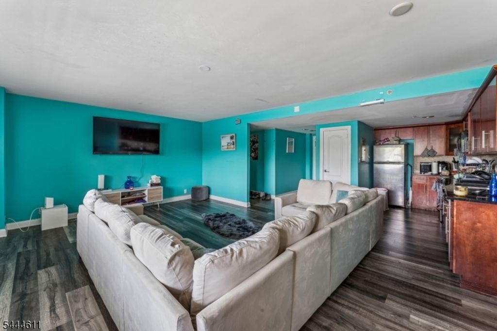 60 Parkway Dr, East Orange City, NJ 07017 — photo 3