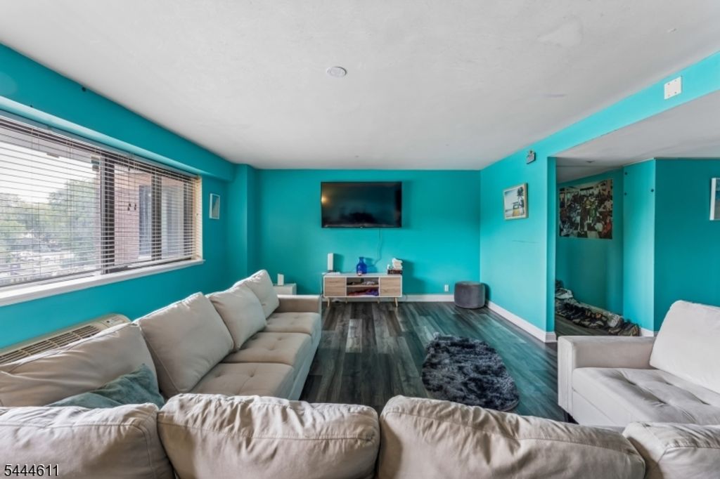 60 Parkway Dr, East Orange City, NJ 07017 — photo 4