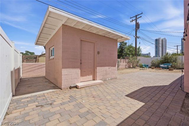 2105 Santa Paula Drive, Las Vegas, NV 89104