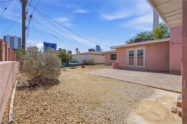 2105 Santa Paula Drive, Las Vegas, NV 89104