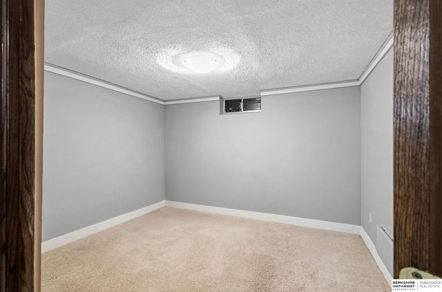 2621 N 44th Street, Lincoln, NE 68504